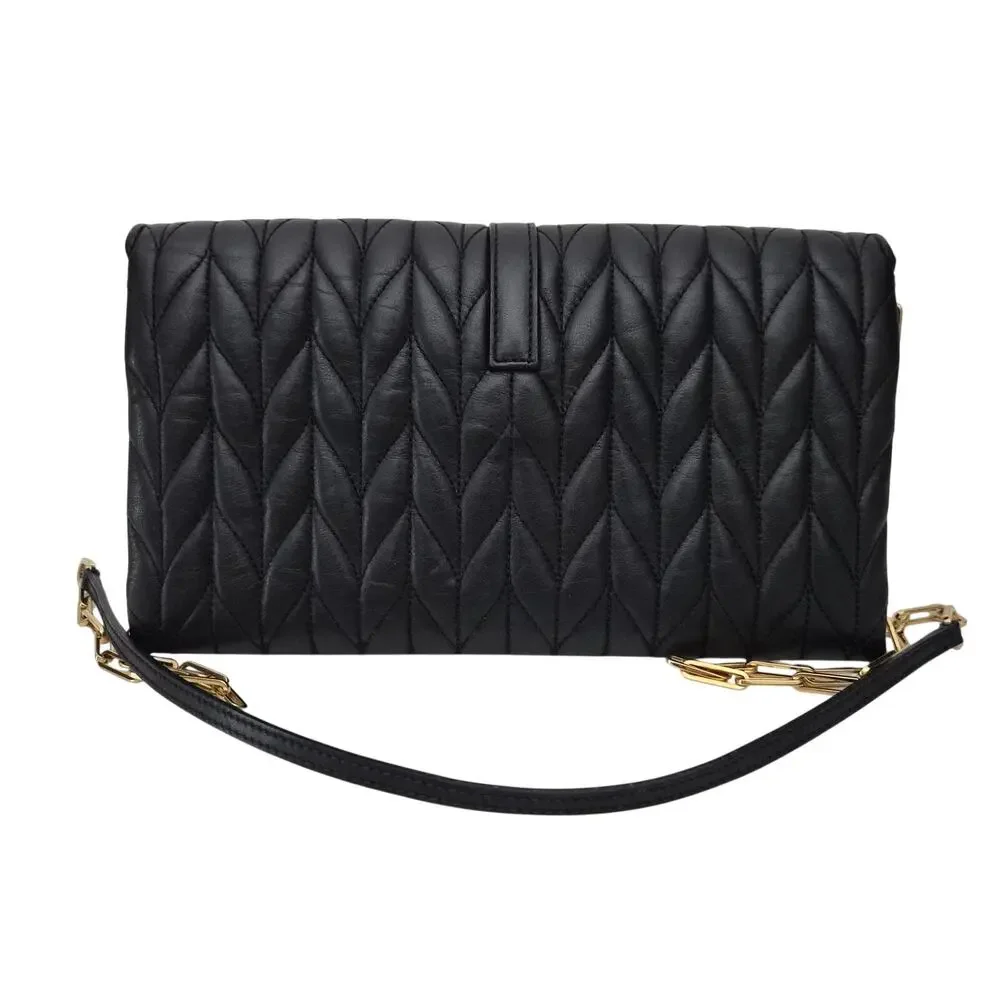 Gucci Vintage Quilted Chevron Leather Lion Charm Crossbody - Picture 2 of 12
